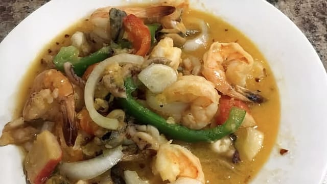 Camarones al Mojo De Ajo.